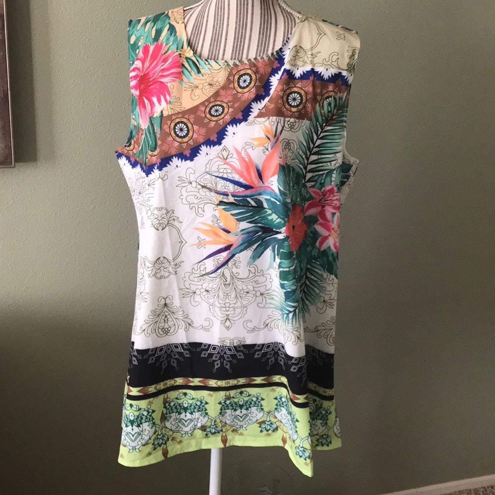 Beautiful tank blouse from boutique - Picture 1 of 5